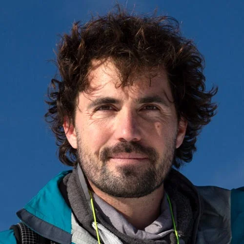 Portrait de Matthieu Fournier, présentateur de l'émission Passe moi les jumelles